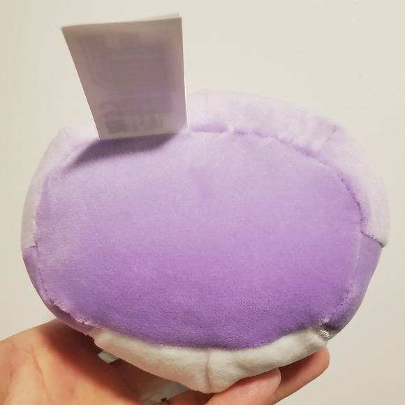 Elle, The Penguin, 5" Canadian Tag Squishmallows - Picture 5 of 8